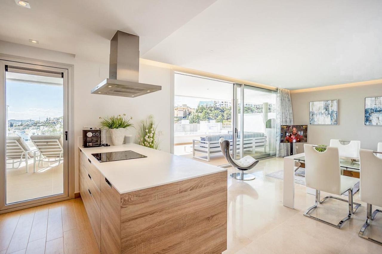 Apartment Luxury Large Terrace Views Jacuzzi Pool